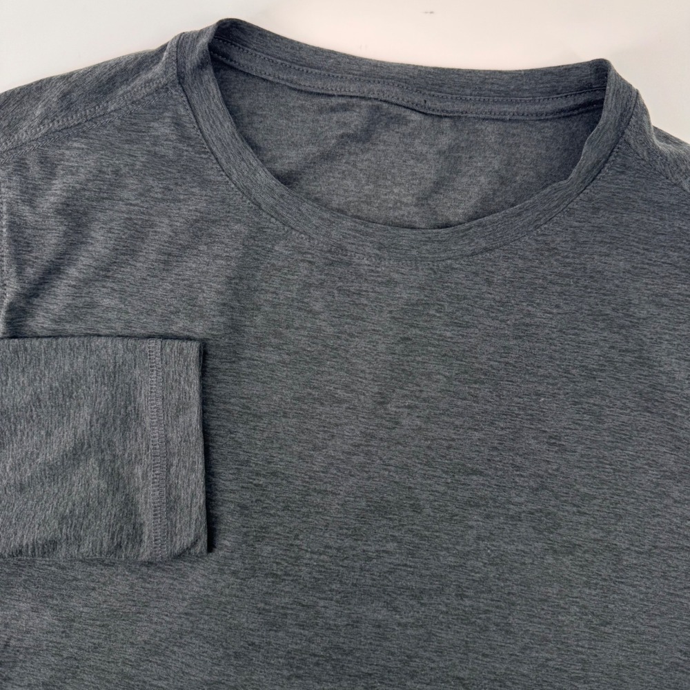Vuori Strato Tech Long Sleeve Tee Mens S Charcoal Heather V178 Performance Shirt